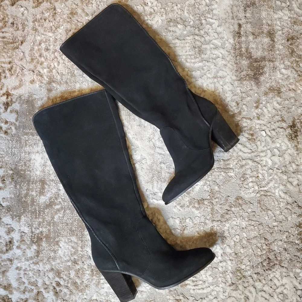 VINCE CAMUTO TALL SUEDE BOOT